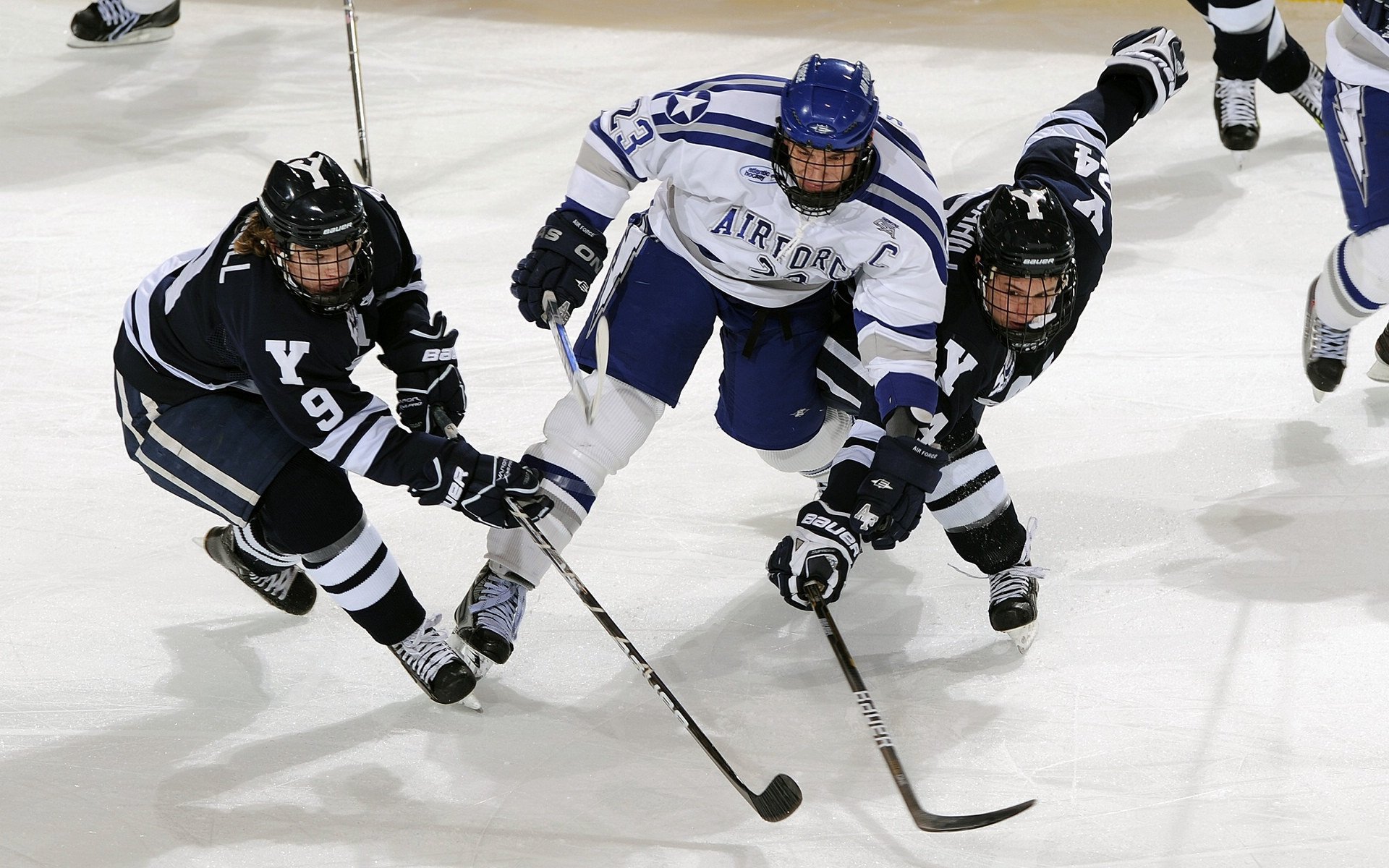 《王者荣耀》荣耀星耀线下开奖盛典，巅峰对决绽放荣耀光芒